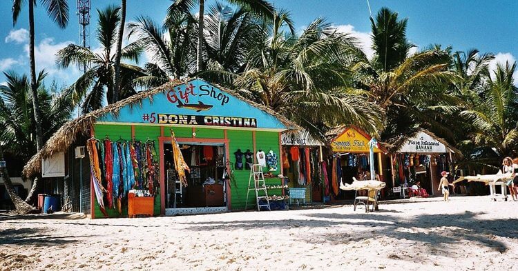 Bar na plaži na Dominikanskoj Republici