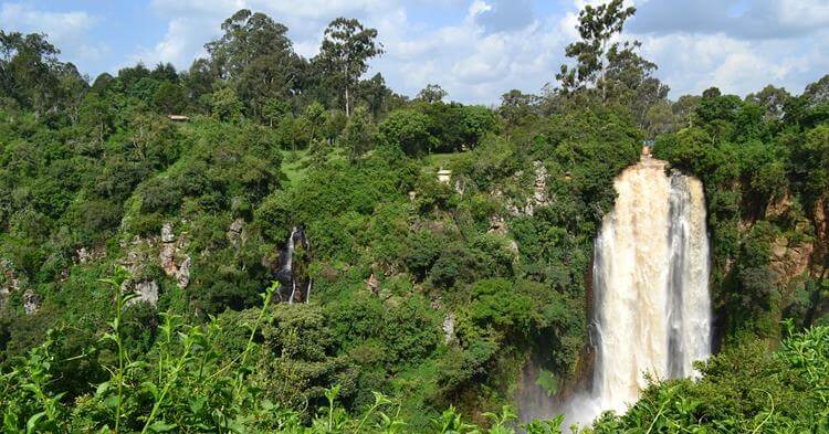 Nacionalni parkovi u Keniji - priroda i vodopadi