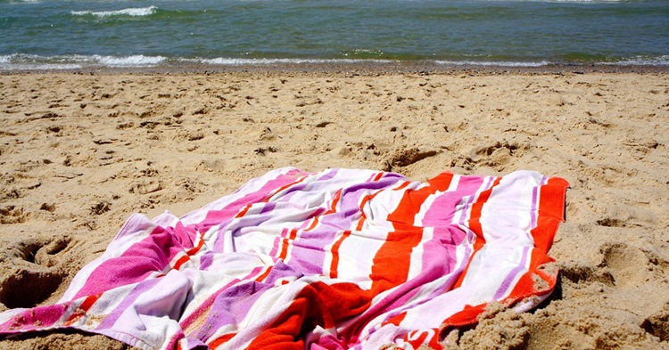 Peškir na plaži