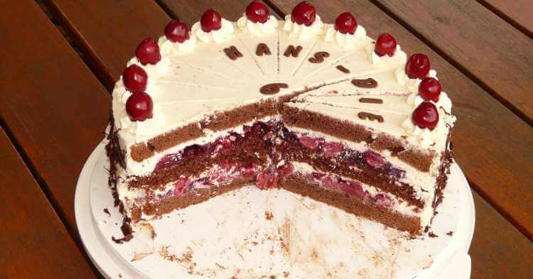 švarcvald torta  sa voćem