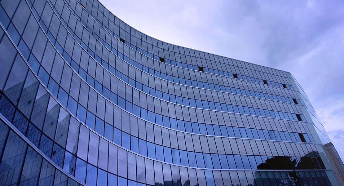 Zgrada u staklu - arhitektura u Albaniji