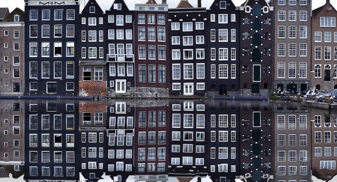 Pogled na reku Amstel u Amsterdamu