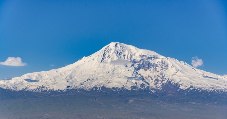 Ararat planina prekrivena snegom
