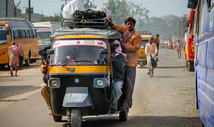 Prevoz rikšom na ulicama indije