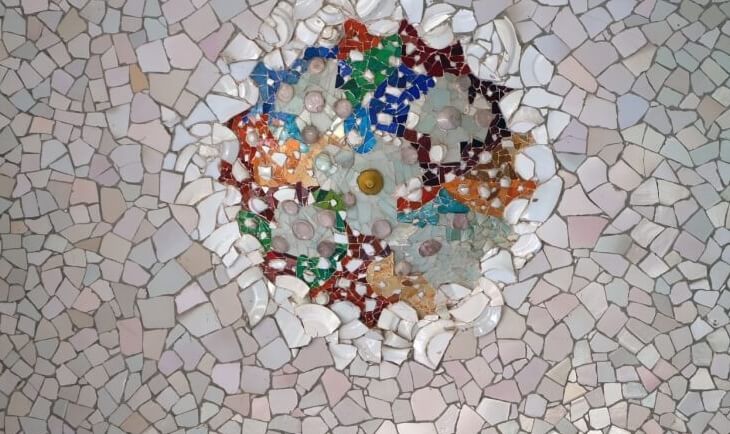 Detalji Gaudijevog mozaika