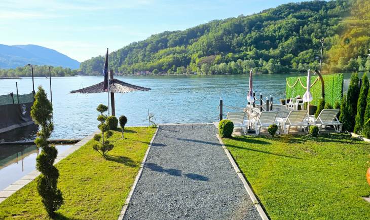 opustanje pored drine