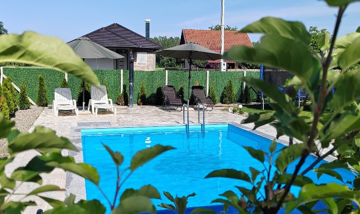 bazen na fruskoj gori