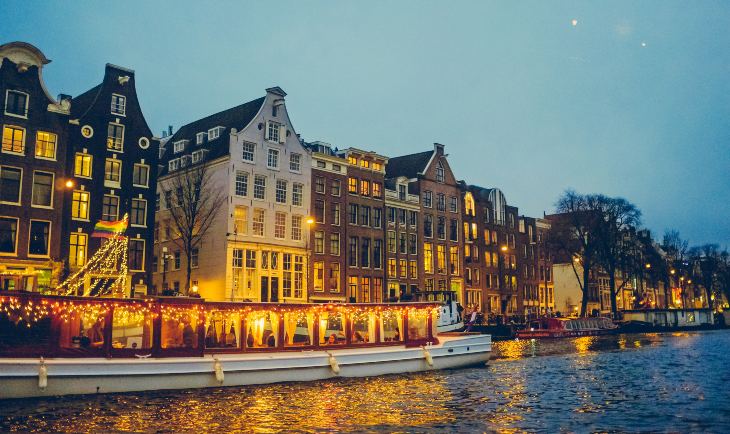 Pogled na reku u Amsterdamu