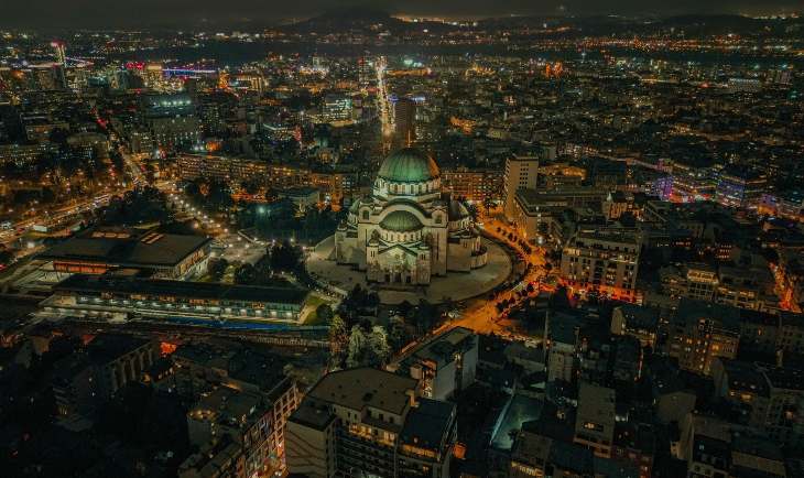 Pogled na hram Svetog Save